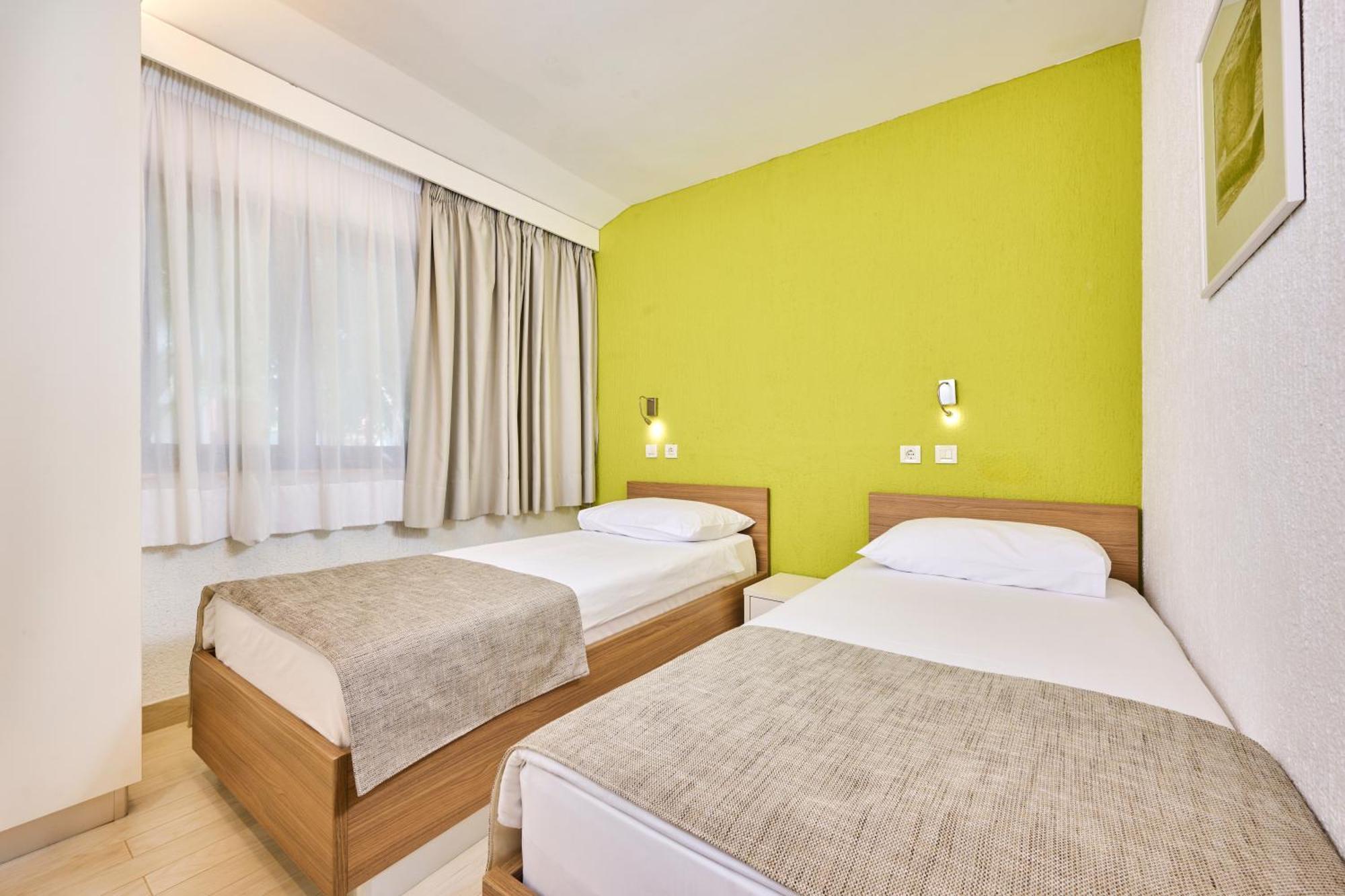 Apartments Galijot Plava Laguna Πόρετς Εξωτερικό φωτογραφία
